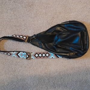 SLING BAG
